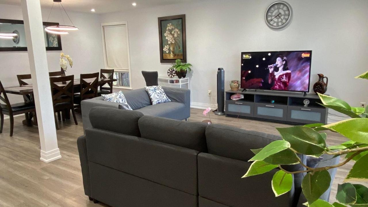 טורונטו Spectacular 3 Bedroom 2 Wr House - Close To Airport מראה חיצוני תמונה